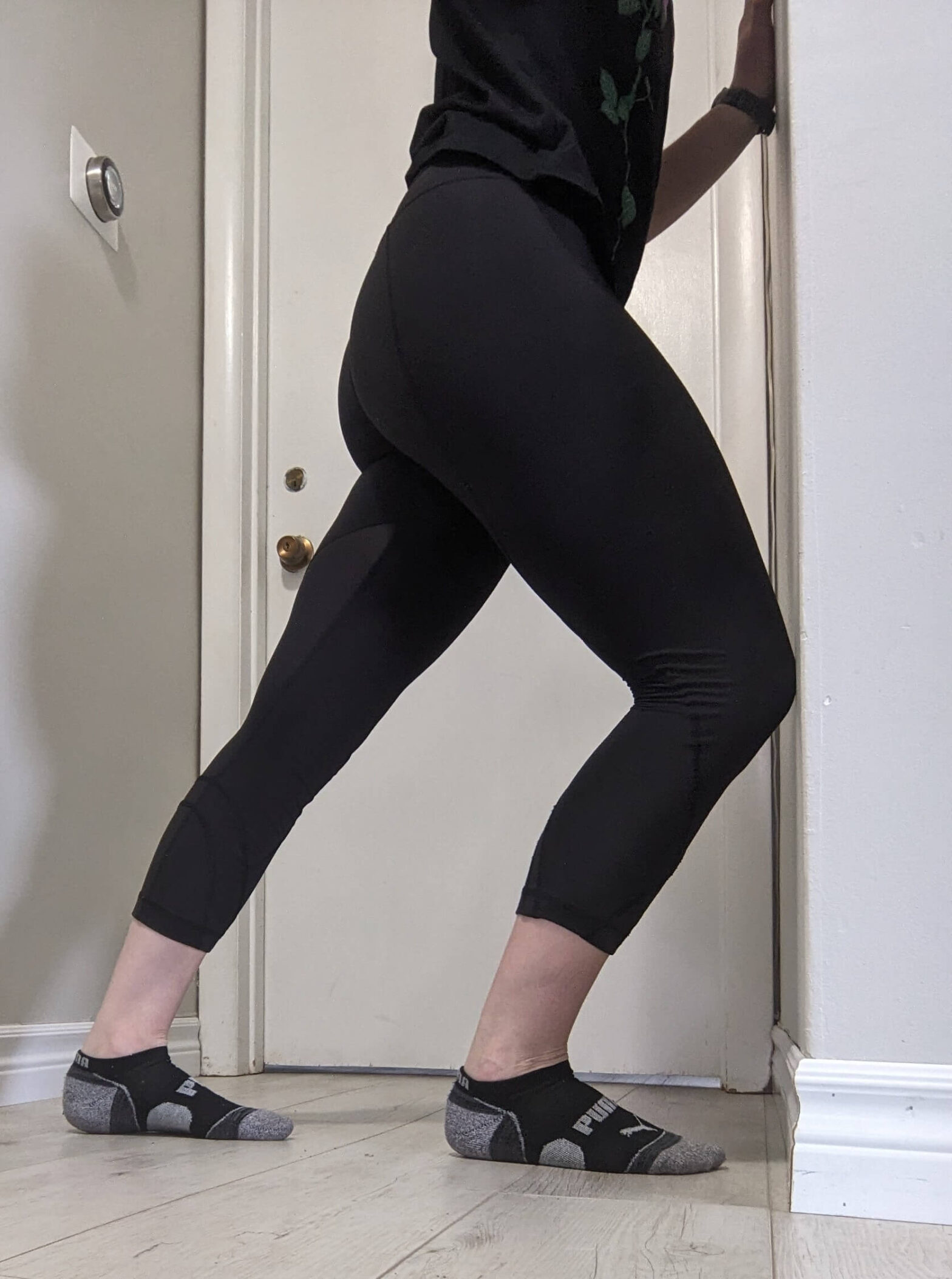 Ankle Exercise Knee To Wall SOS Physiotherapy ankle-exercise-knee-to-wall-sos-physiotherapy